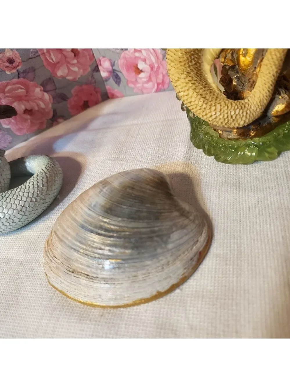 DECOUPAGE  PINK FLOWERS ON A CLAM SHELL